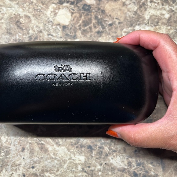 🖤 Coach hard case with cleaning cloth. Gently used. 🖤 - Picture 5 of 5